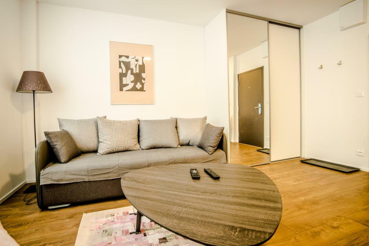 Central Apartments By Kovee Bratislava Bagian luar foto