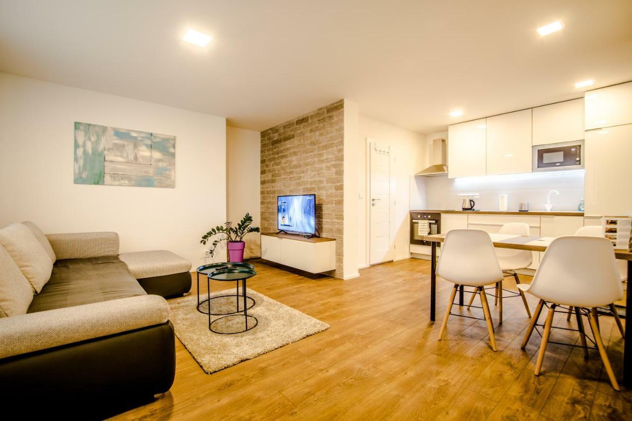 Central Apartments By Kovee Bratislava Bagian luar foto