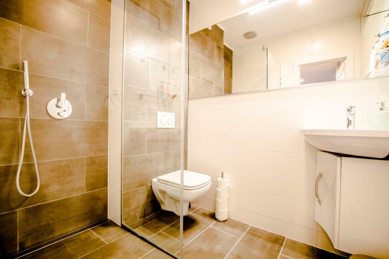 Central Apartments By Kovee Bratislava Bagian luar foto