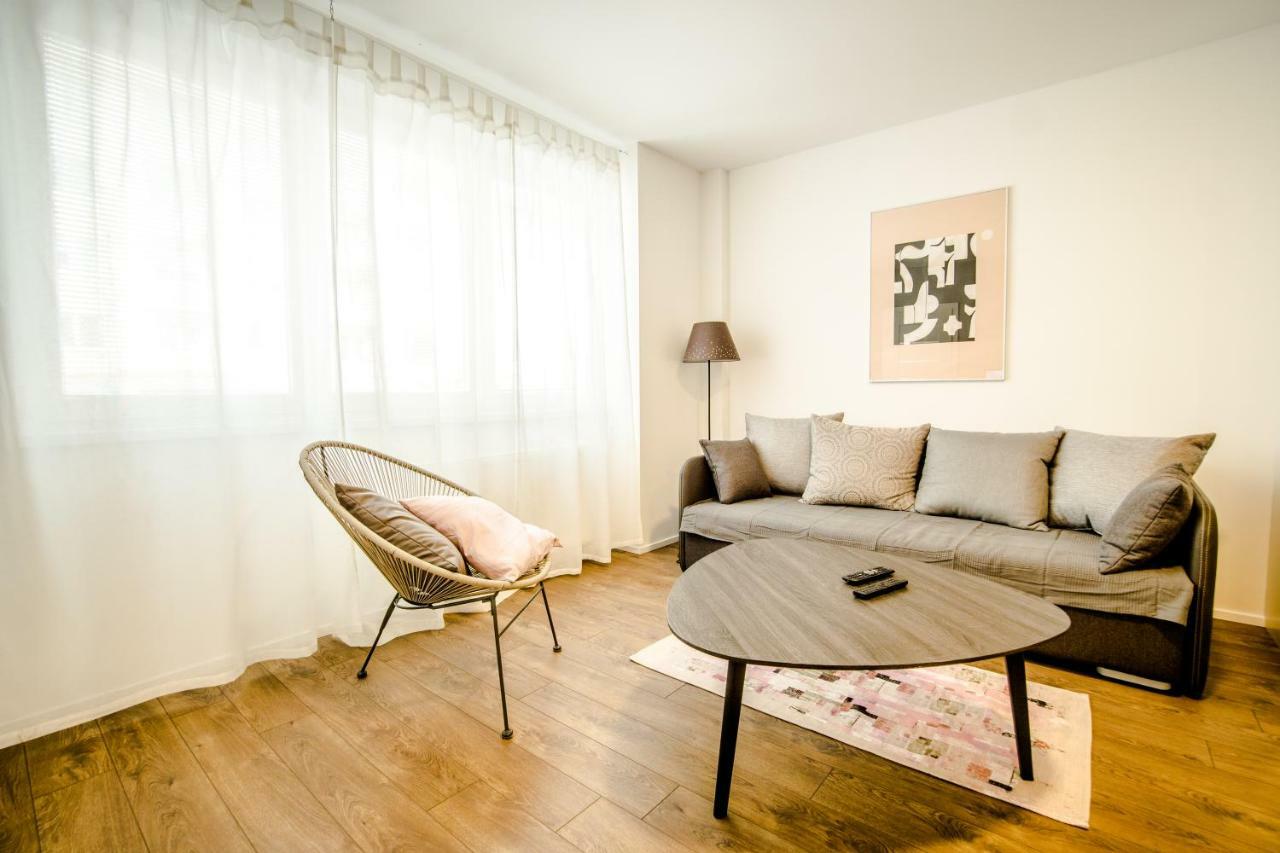 Central Apartments By Kovee Bratislava Bagian luar foto