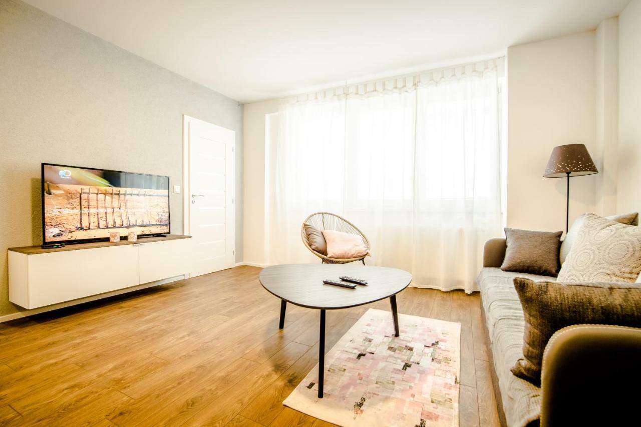 Central Apartments By Kovee Bratislava Bagian luar foto